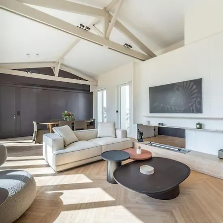 Luxueux Haussmannien Avec Vue Sur Lägenhet