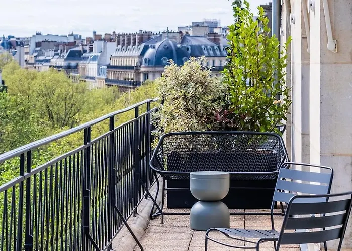 Luxueux Haussmannien Avec Vue Sur דירה